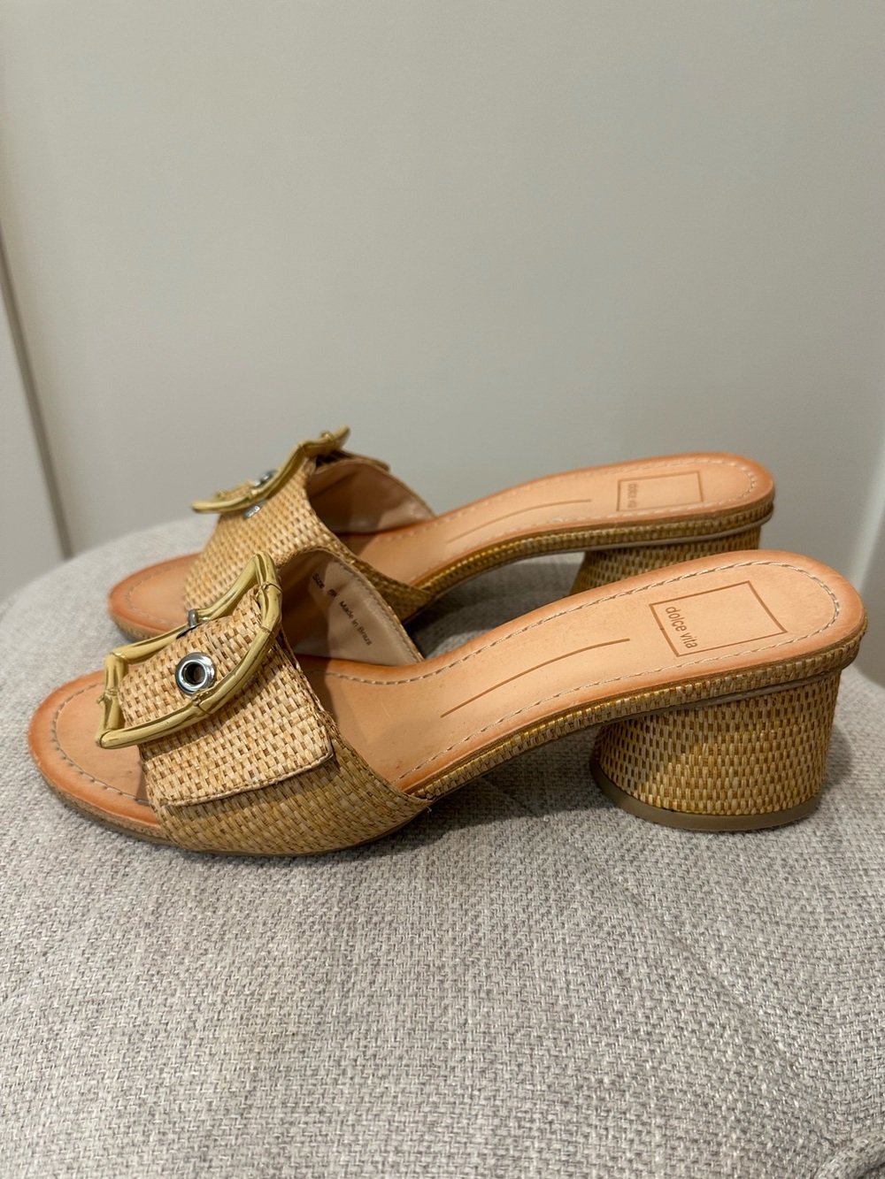 Dolce Vita size 8 Wide raffia slides with faux bamboo buckle detail